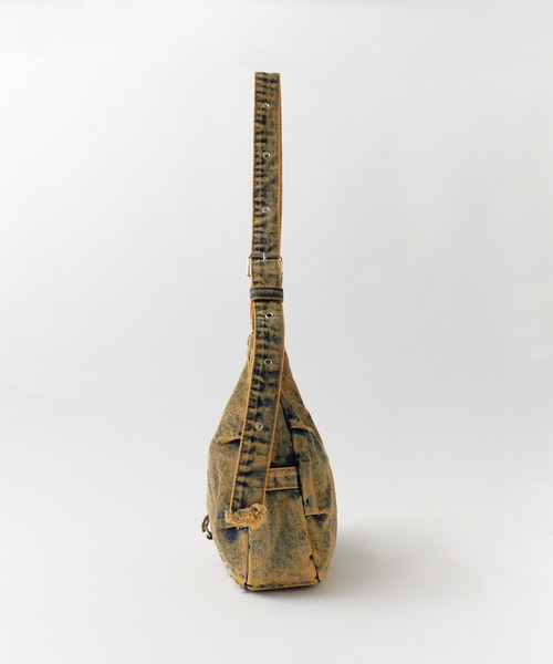 Chick(チック)の「Studs Design Denim Bag / スタッズデザインデニムバッグ(ショルダーバッグ・レディース・ブラック/ブルー/イエロー・FREE)」の17枚目の写真