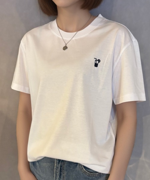 Girly Doll(ガーリードール)の「ワンポイントデザインTシャツ(Tシャツ/カットソー・レディース・ブラック/ホワイト・F)」の2枚目の写真