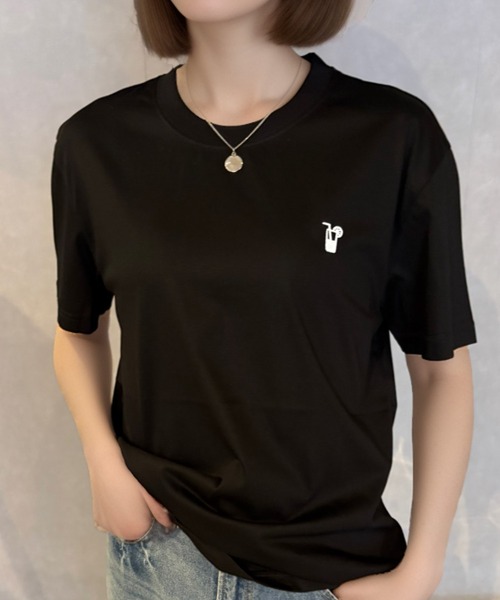 Girly Doll(ガーリードール)の「ワンポイントデザインTシャツ(Tシャツ/カットソー・レディース・ブラック/ホワイト・F)」の1枚目の写真
