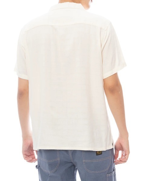RVCA(ルーカ)の「RVCA メンズ VACANCY SS 半袖シャツ 【2025年春夏モデル】/ルーカオープンカラー半袖シャツ(シャツ/ブラウス・メンズ・アイボリー・X-LARGE/MEDIUM/SMALL/LARGE)」の2枚目の写真