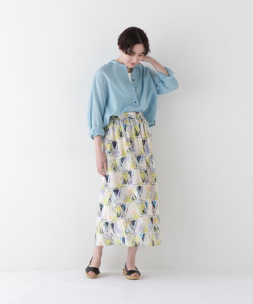 human woman(ヒューマンウーマン)の「◆ラミーバンドカラーシャツブラウス(シャツ/ブラウス・レディース・ピンク/イエロー/グレー系その他/グレー/ブルー・MEDIUM)」の18枚目の写真