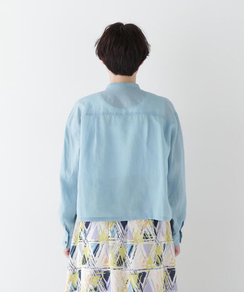 human woman(ヒューマンウーマン)の「◆ラミーバンドカラーシャツブラウス(シャツ/ブラウス・レディース・ピンク/イエロー/グレー系その他/グレー/ブルー・MEDIUM)」の14枚目の写真