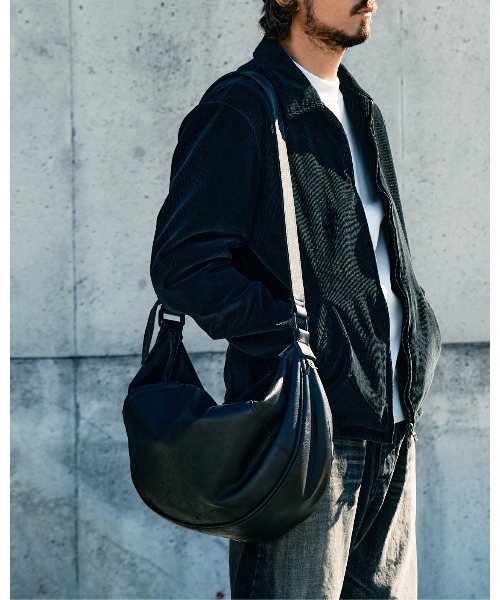 wjk(ダヴルジェイケイ)の「big crescent moon bag(ショルダーバッグ・メンズ・ブラック・FREE)」の19枚目の写真