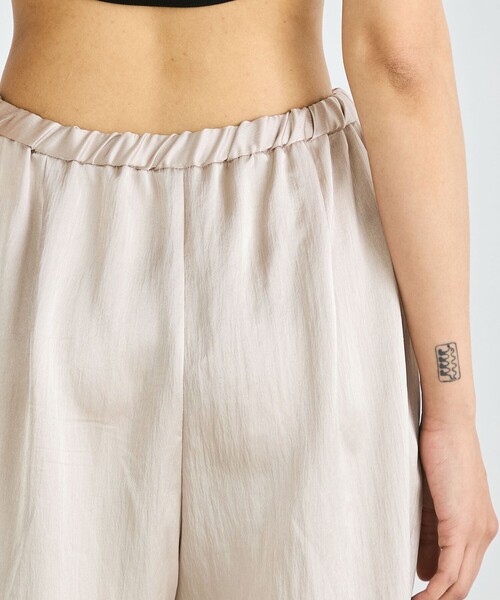 EDITION（エディション）の「サテンヨウリュウ イージーパンツ（その他パンツ・レディース・ライトベージュ/ブラック・34/36）」の6枚目の写真