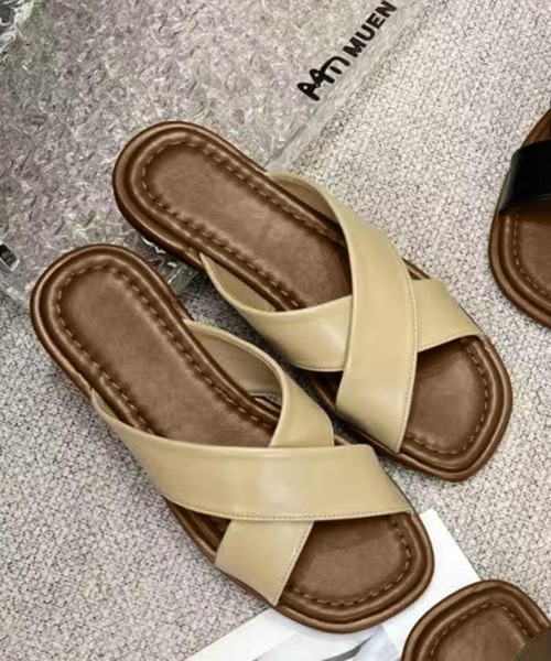 shoes365(シューズスリーシックスファイヴ)の「クロスストラップサンダル (SS)(サンダル・レディース・チョコ/ベージュ/ブラック/オフホワイト・22.5cm/23.5cm/23.0cm/24.0cm/25.0cm/24.5)」の4枚目の写真