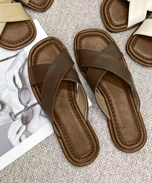 shoes365(シューズスリーシックスファイヴ)の「クロスストラップサンダル (SS)(サンダル・レディース・チョコ/ベージュ/ブラック/オフホワイト・22.5cm/23.5cm/23.0cm/24.0cm/25.0cm/24.5)」の3枚目の写真