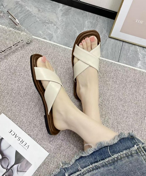 shoes365(シューズスリーシックスファイヴ)の「クロスストラップサンダル (SS)(サンダル・レディース・チョコ/ベージュ/ブラック/オフホワイト・22.5cm/23.5cm/23.0cm/24.0cm/25.0cm/24.5)」の2枚目の写真