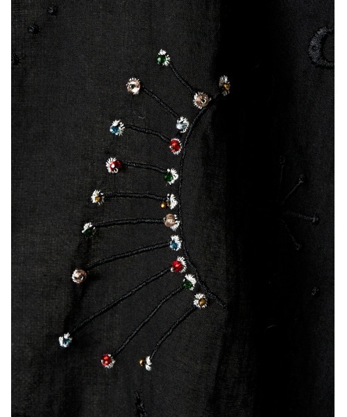 RUMCHE(ラムシェ)の「Cotton Bijou Embroidery Shirt / コットンビジューエンブロイダリーシャツ(シャツ/ブラウス・レディース・ブラック・FREE)」の9枚目の写真