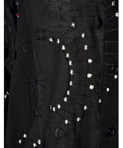 RUMCHE(ラムシェ)の「Cotton Bijou Embroidery Shirt / コットンビジューエンブロイダリーシャツ(シャツ/ブラウス・レディース・ブラック・FREE)」の10枚目の写真