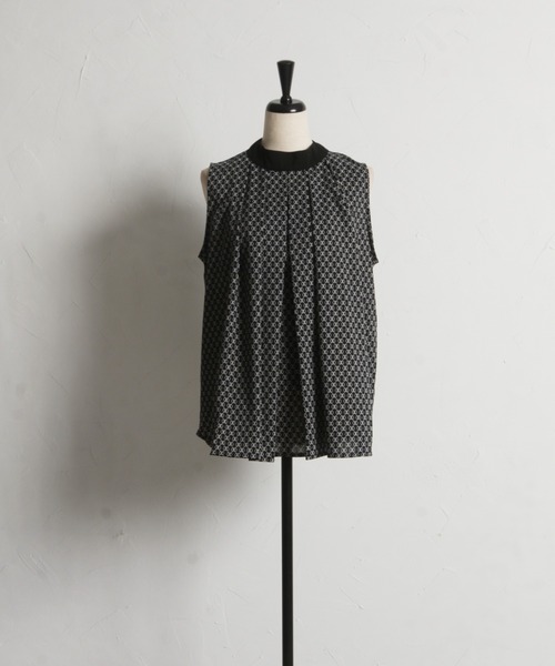 tocco closet(トッコ クローゼット)の「【ZOZO限定】バックリボン総柄ノースリーブタックブラウス(シャツ/ブラウス・レディース・オフホワイト/ブラック・M)」の19枚目の写真