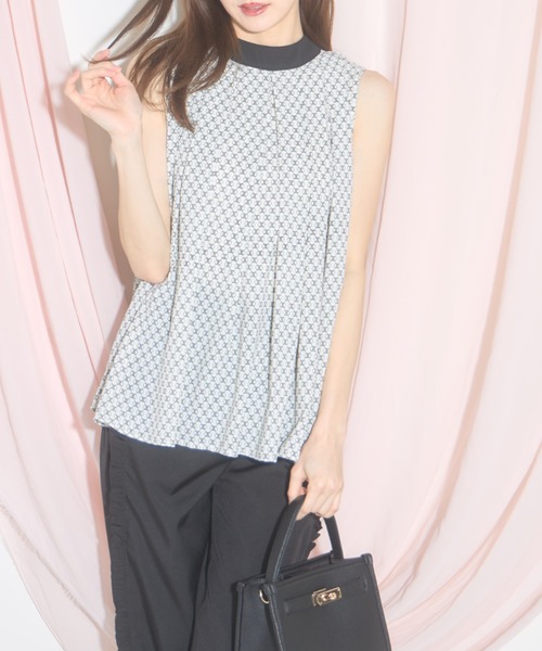 tocco closet(トッコ クローゼット)の「【ZOZO限定】バックリボン総柄ノースリーブタックブラウス(シャツ/ブラウス・レディース・オフホワイト/ブラック・M)」の5枚目の写真