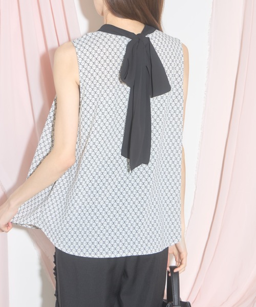tocco closet(トッコ クローゼット)の「【ZOZO限定】バックリボン総柄ノースリーブタックブラウス(シャツ/ブラウス・レディース・オフホワイト/ブラック・M)」の8枚目の写真