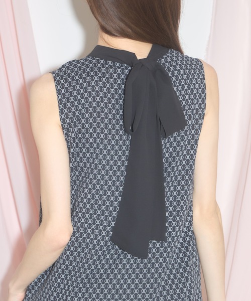 tocco closet(トッコ クローゼット)の「【ZOZO限定】バックリボン総柄ノースリーブタックブラウス(シャツ/ブラウス・レディース・オフホワイト/ブラック・M)」の18枚目の写真