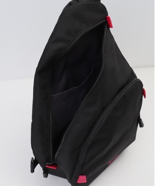 anello GRANDE(アネログランデ)の「anelloGRANDE ハイキャパシティ 15L 大容量クロスボディ(ボディバッグ/ウエストポーチ・レディース・ベージュ/ブラック/ピンク・FREE)」の9枚目の写真