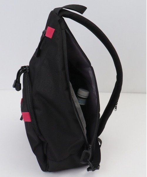 anello GRANDE(アネログランデ)の「anelloGRANDE ハイキャパシティ 15L 大容量クロスボディ(ボディバッグ/ウエストポーチ・レディース・ベージュ/ブラック/ピンク・FREE)」の13枚目の写真