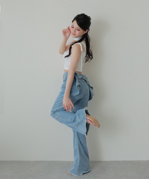M DOLLY（エムドリー）の「back ribbon flare denim pants/バックリボンフレアデニムパンツ（デニムパンツ・レディース・ライトブルー/ブルー・S/M）」の13枚目の写真