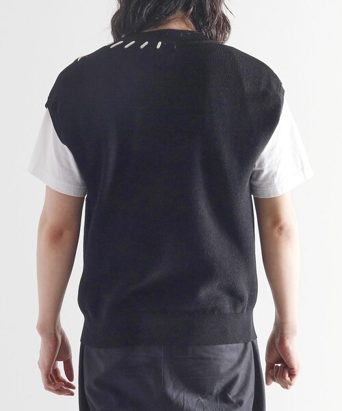 tk.TAKEO KIKUCHI（ティーケータケオキクチ）の「クロップドVネックニットベスト（ベスト・メンズ・ブラック/ライトグレー・02/03）」の8枚目の写真