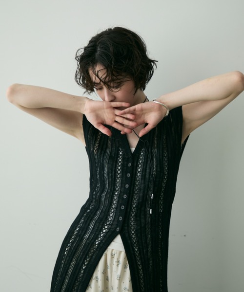 Trish（トリッシュ）の「前開きノースリニットジレ（ベスト・レディース・ブラック/アイボリー・FREE）」の22枚目の写真