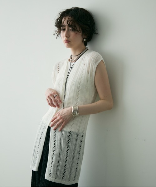 Trish（トリッシュ）の「前開きノースリニットジレ（ベスト・レディース・ブラック/アイボリー・FREE）」の10枚目の写真