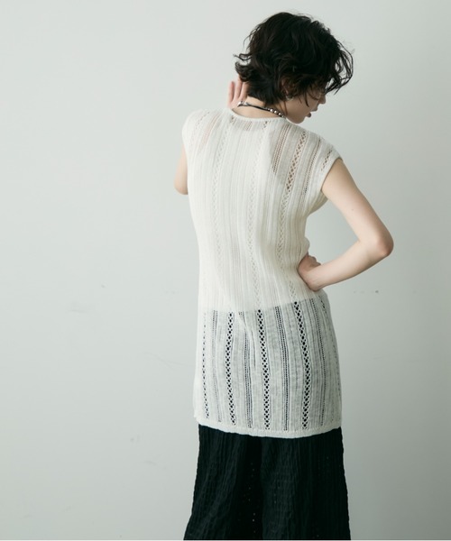 Trish（トリッシュ）の「前開きノースリニットジレ（ベスト・レディース・ブラック/アイボリー・FREE）」の7枚目の写真