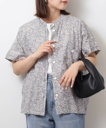 ubasoku（ウバソク）の「ローン車柄プリントバンドカラー半比翼後ヨークギャザー裾シャーリング二枚袖半袖シャツ（シャツ/ブラウス）」