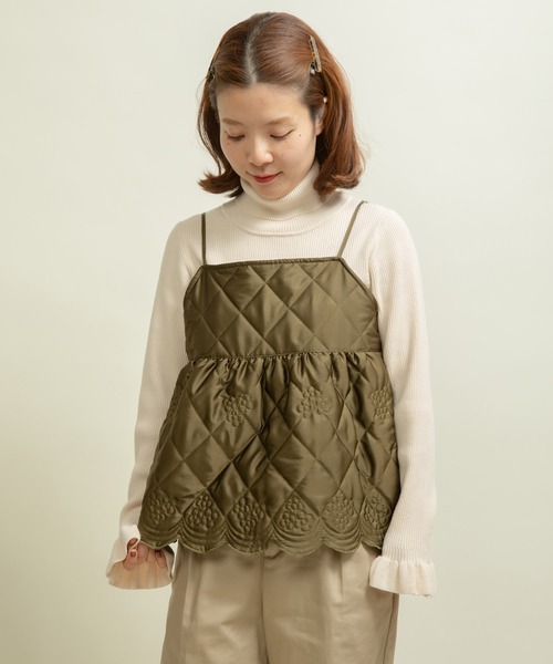 Dot&Stripes CHILD WOMAN(ドットアンドストライプス チャイルドウーマン)の「サテンキルトカットワーク キャミブラウス(シャツ/ブラウス・レディース・アイボリー/カーキ・FREE)」の15枚目の写真