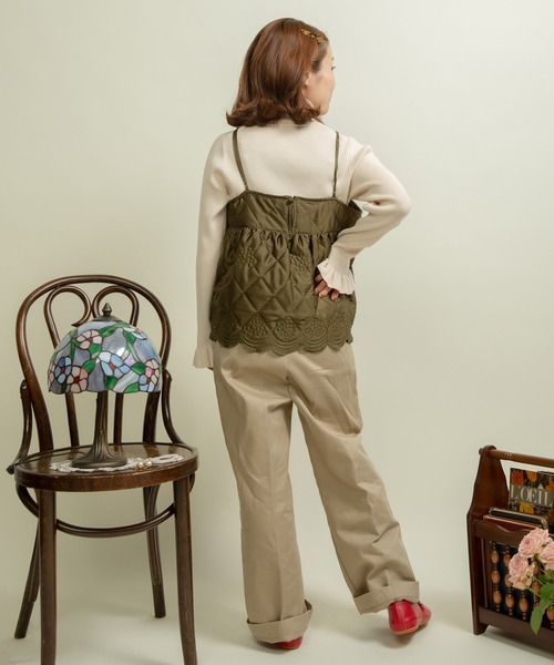 Dot&Stripes CHILD WOMAN(ドットアンドストライプス チャイルドウーマン)の「サテンキルトカットワーク キャミブラウス(シャツ/ブラウス・レディース・アイボリー/カーキ・FREE)」の19枚目の写真