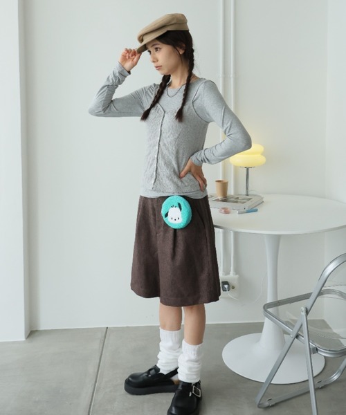 sanrio（サンリオ）の「サンリオキャラクターズ　サークルさがらポーチ（ポーチ・レディース・パープル系その他/ブルー/ブルー系その他2/エメラルド/ライトブルー/ピンク系その他/グリーン系その他/ピンク系その他4/ブルー系その他/ピンク系その他3/ピンク系その他2/パープル/レオパード/ブラウン系その他/ピンク系その他5/グリーン/ターコイズブルー・FREE）」の4枚目の写真