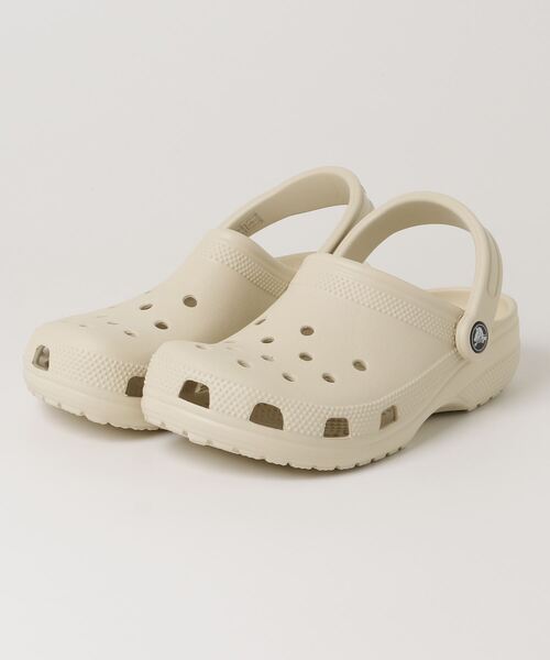 crocs(クロックス)の「crocs/クロックス CLASSIC/クラシック(サンダル・レディース・ライトベージュ/ブラック・22cm/28cm/27cm/26cm/25cm/24cm/23cm)」の1枚目の写真