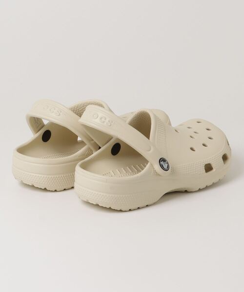 crocs(クロックス)の「crocs/クロックス CLASSIC/クラシック(サンダル・レディース・ライトベージュ/ブラック・22cm/28cm/27cm/26cm/25cm/24cm/23cm)」の3枚目の写真