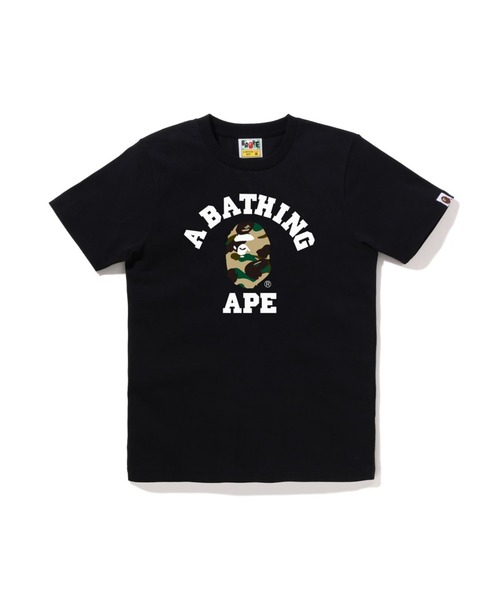 A BATHING APE(アベイシングエイプ)の「1ST CAMO COLLEGE TEE(Tシャツ/カットソー・レディース・ブラック×グリーン/ホワイト系その他7/ホワイト×グリーン/ホワイト×イエロー/ブラック×イエロー/ブラック系その他7・MEDIUM/X-SMALL/XX-SMALL/SMALL)」の2枚目の写真