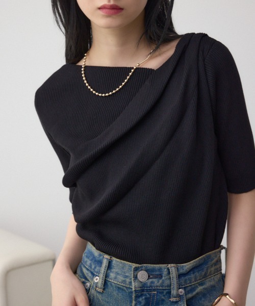 AZUL by moussy(アズールバイマウジー)の「ドレープデザイン5分袖リブニット(ニット/セーター・レディース・ダークグリーン/アイボリー/ブラック/レッド・FREE)」の3枚目の写真