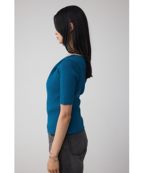 AZUL by moussy(アズールバイマウジー)の「ドレープデザイン5分袖リブニット(ニット/セーター・レディース・ダークグリーン/アイボリー/ブラック/レッド・FREE)」の9枚目の写真