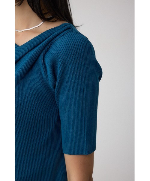 AZUL by moussy(アズールバイマウジー)の「ドレープデザイン5分袖リブニット(ニット/セーター・レディース・ダークグリーン/アイボリー/ブラック/レッド・FREE)」の12枚目の写真