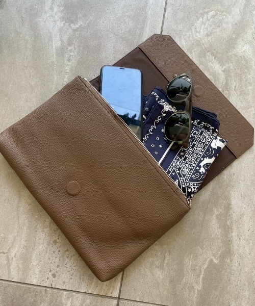 SOLATINA(ソラチナ)の「SBI-00005 クラッチ型2WAYショルダー(クラッチバッグ・メンズ・グレイッシュベージュ/ブルー/ネイビー/ブラック・FREE)」の8枚目の写真