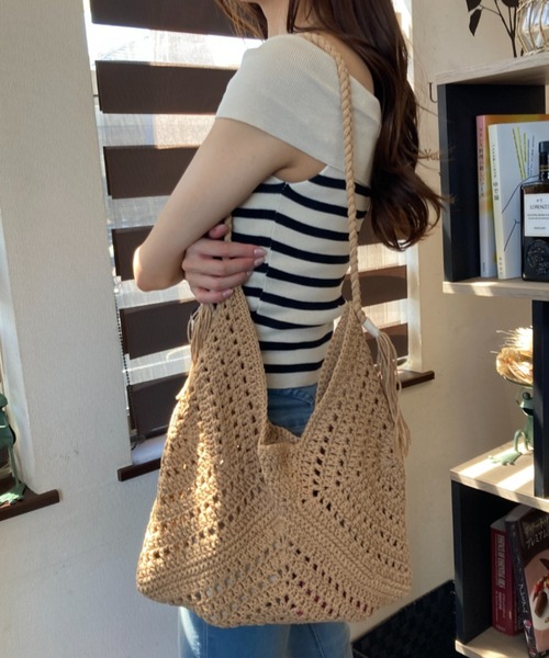 ｔｏｌｅｎｅ（トレネ）の「メッシュ編み かぎ編み タッセル付き トートバッグ ワンショルダーバッグ 夏（トートバッグ・レディース・ブラウン/ライトベージュ・FREE）」の2枚目の写真