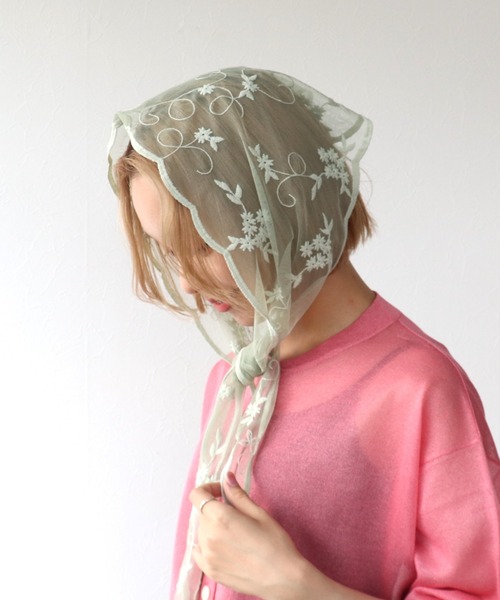 Three Four Time（ｽﾘｰﾌｫｰﾀｲﾑ）の「刺繍チュールバブーシュカ（ヘアバンド・レディース・ブラック/グリーン・FREE）」の2枚目の写真