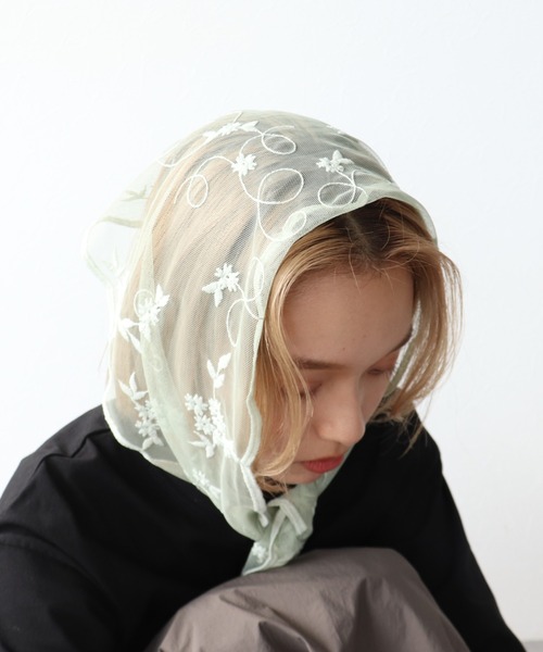 Three Four Time（ｽﾘｰﾌｫｰﾀｲﾑ）の「刺繍チュールバブーシュカ（ヘアバンド・レディース・ブラック/グリーン・FREE）」の12枚目の写真