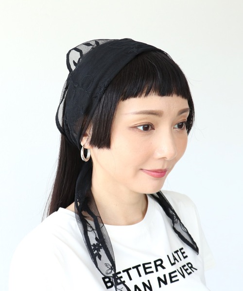 Three Four Time（ｽﾘｰﾌｫｰﾀｲﾑ）の「刺繍チュールバブーシュカ（ヘアバンド・レディース・ブラック/グリーン・FREE）」の5枚目の写真