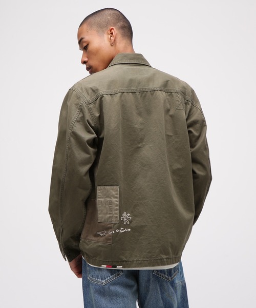 AVIREX（アヴィレックス）の「《RESTORE COLLECTION》REPAIR CUSTOM & EMB UTILITY SHIRT JACKET / リペアカスタム 刺繍ユーティリティ シャツジャケット / AVIREX / アヴィレックス（シャツ/ブラウス・メンズ・インディゴブルー/オリーブ・XX-LARGE/X-LARGE/LARGE/MEDIUM）」の4枚目の写真