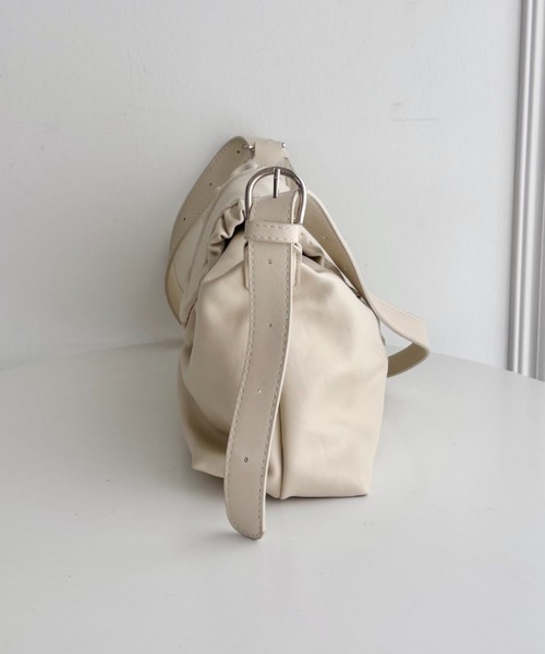 SOLLON.（ソルロン）の「フリルフラップPUショルダーバッグ（ショルダーバッグ・レディース・アイボリー/ブラック/ブラウン・FREE）」の8枚目の写真