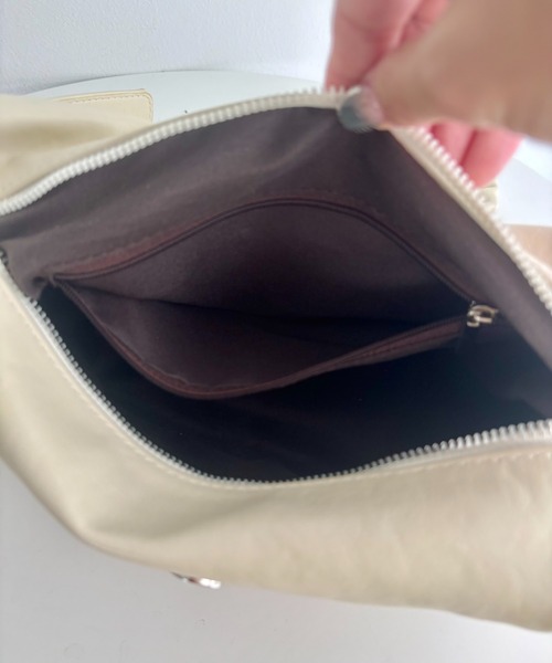 SOLLON.（ソルロン）の「フリルフラップPUショルダーバッグ（ショルダーバッグ・レディース・アイボリー/ブラック/ブラウン・FREE）」の10枚目の写真