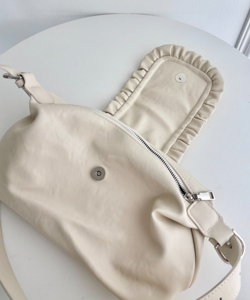 SOLLON.（ソルロン）の「フリルフラップPUショルダーバッグ（ショルダーバッグ・レディース・アイボリー/ブラック/ブラウン・FREE）」の20枚目の写真
