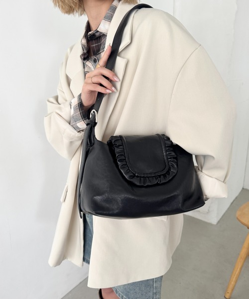 SOLLON.（ソルロン）の「フリルフラップPUショルダーバッグ（ショルダーバッグ・レディース・アイボリー/ブラック/ブラウン・FREE）」の16枚目の写真