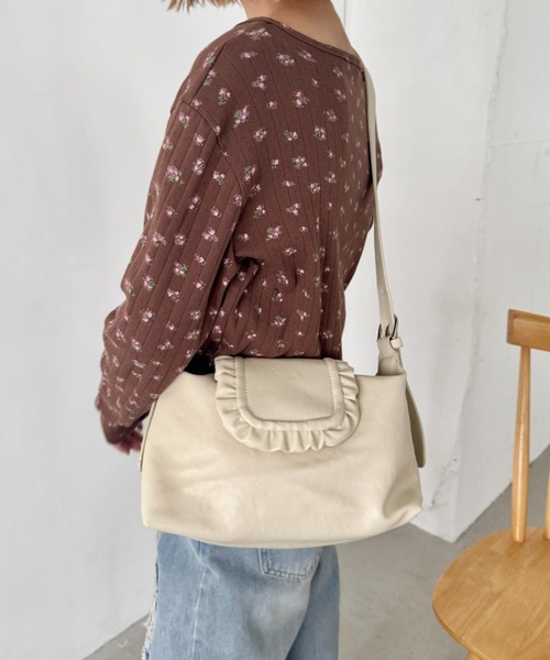 SOLLON.（ソルロン）の「フリルフラップPUショルダーバッグ（ショルダーバッグ・レディース・アイボリー/ブラック/ブラウン・FREE）」の15枚目の写真