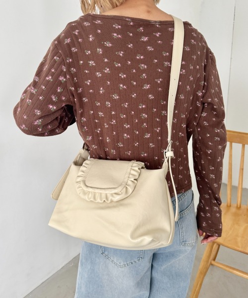 SOLLON.（ソルロン）の「フリルフラップPUショルダーバッグ（ショルダーバッグ・レディース・アイボリー/ブラック/ブラウン・FREE）」の13枚目の写真