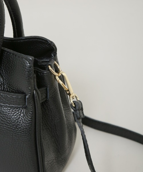 ✨️美品 AULENTTI  ボディバッグ 2way シボ革 ターンロック 黒 ✨️美品 AULENTTI ボディバッグ 2way シボ革 ターンロック 黒