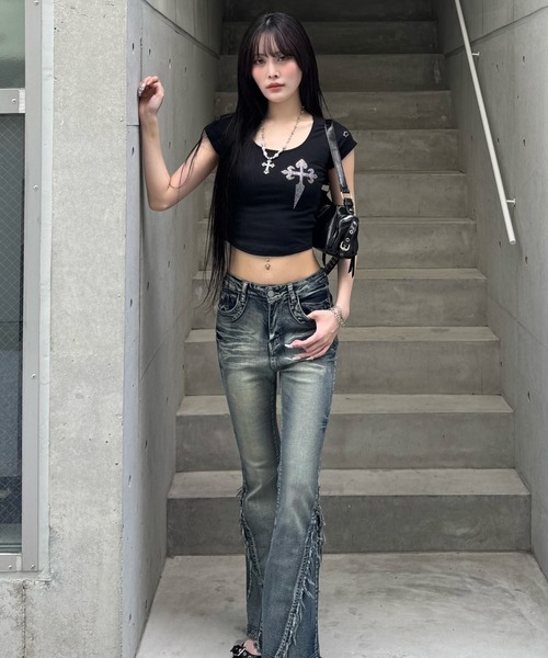 ZIPPER CLUB（ZIPPER CLUB ジッパークラブ）の「Washed Stretch Fringe Denim（デニムパンツ・レディース・ブルー/ブラック・LARGE/MEDIUM/SMALL）」の4枚目の写真