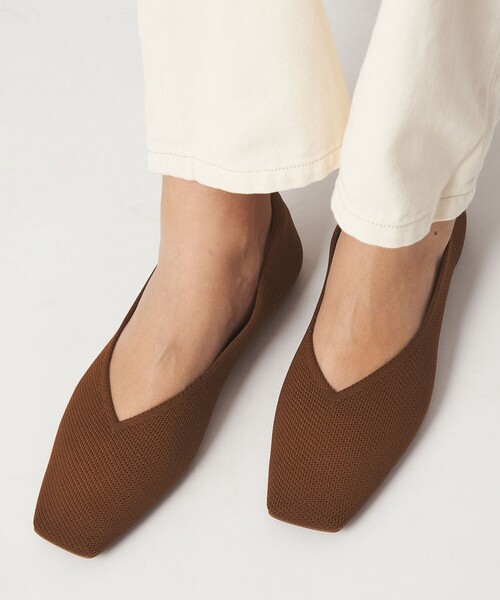 green label relaxing(グリーンレーベルリラクシング)の「ウェルネス ニット スクエアVカット シューズ 撥水 ウォッシャブル(パンプス・レディース・ブラック/シルバー/その他1/ブラウン系・22.5cm/23cm/23.5cm/24cm/24.5cm/25cm)」の3枚目の写真