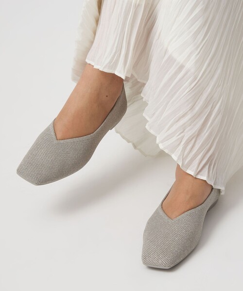 green label relaxing(グリーンレーベルリラクシング)の「ウェルネス ニット スクエアVカット シューズ 撥水 ウォッシャブル(パンプス・レディース・ブラック/シルバー/その他1/ブラウン系・22.5cm/23cm/23.5cm/24cm/24.5cm/25cm)」の4枚目の写真